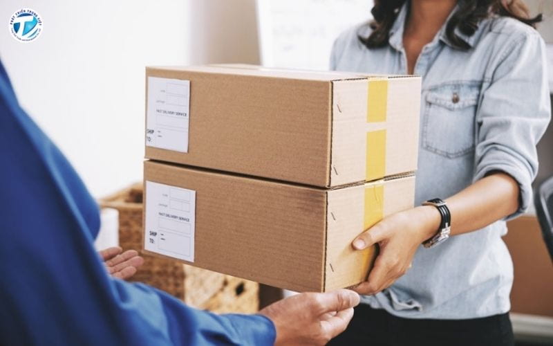 Vận chuyển hàng hóa là quá trình di chuyển hàng từ nơi sản xuất đến nơi tiêu thụ